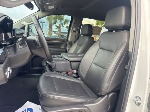 Used 2025 GMC Sierra 1500 SLT AWD/4WD image 19