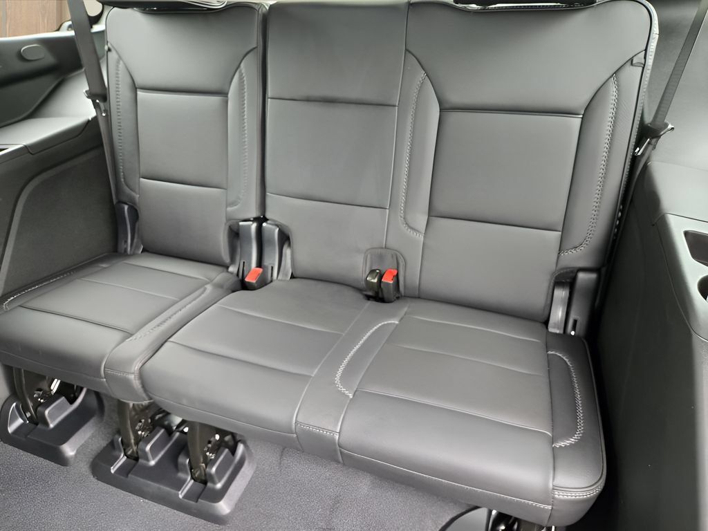 Used 2026 GMC Yukon Denali w/ Sun & Power Step Package AWD/4WD image 28