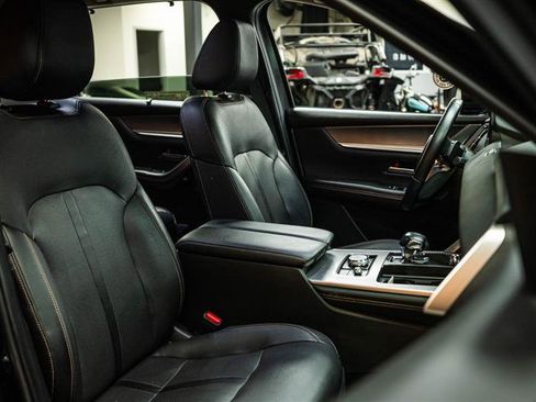 Used 2024 MAZDA CX-90 3.3 Turbo w/ Preferred Plus image 16