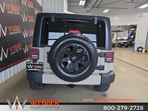 Used 2017 Jeep Wrangler Unlimited Sahara w/ Trailer Tow Group AWD/4WD image 7