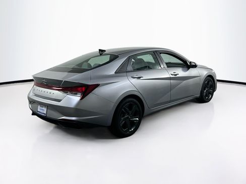 Used 2023 Hyundai Elantra SEL w/ Convenience Package FWD image 5