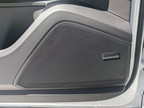 New 2025 Porsche Cayenne E-Hybrid image 14