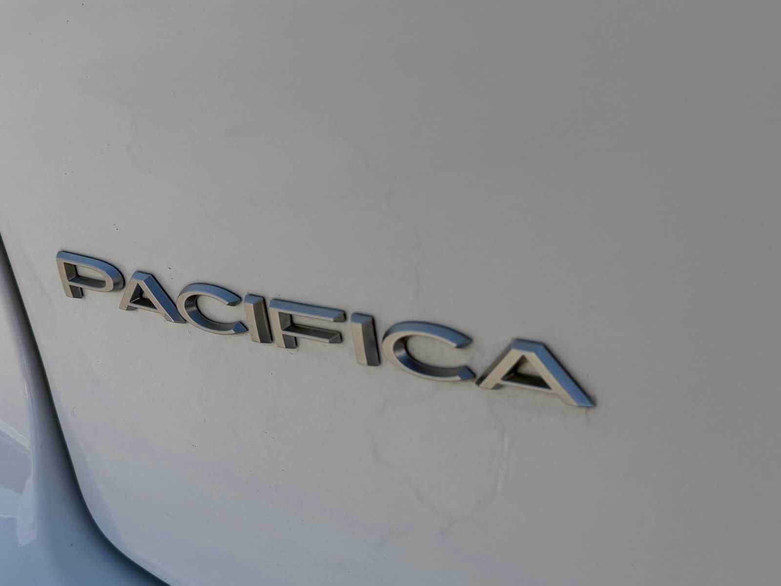 Used 2024 Chrysler Pacifica Pinnacle AWD/4WD image 33