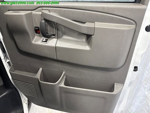 Used 2018 Chevrolet Express 2500 image 22