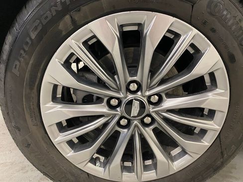 Used 2025 Cadillac XT4 Premium Luxury w/ Technology Package AWD/4WD image 25