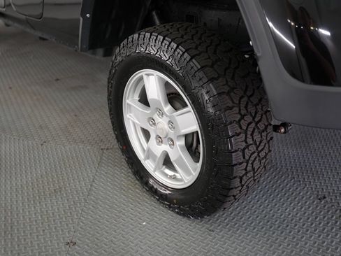 Used 2023 Jeep Gladiator Sport AWD/4WD image 53