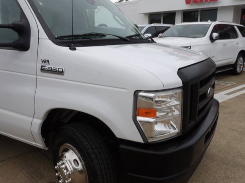 Used 2022 Ford E-350 and Econoline 350 Super Duty RWD image 18