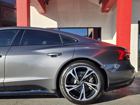 Used 2023 Audi e-tron GT Premium Plus image 6