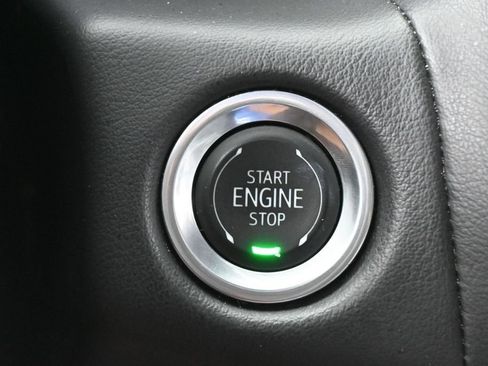 Used 2024 Chevrolet Suburban LT RWD image 30