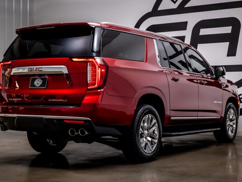 Used 2021 GMC Yukon XL Denali image 30