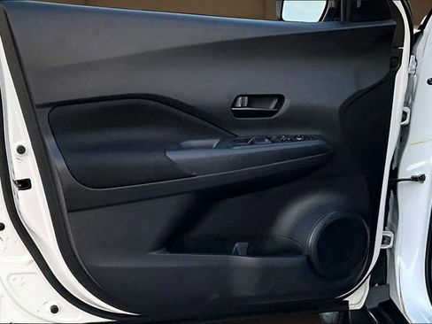 Used 2024 Nissan Kicks S image 23