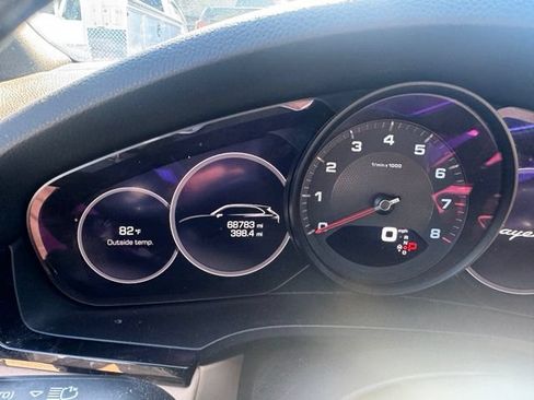 Used 2021 Porsche Cayenne AWD/4WD image 11