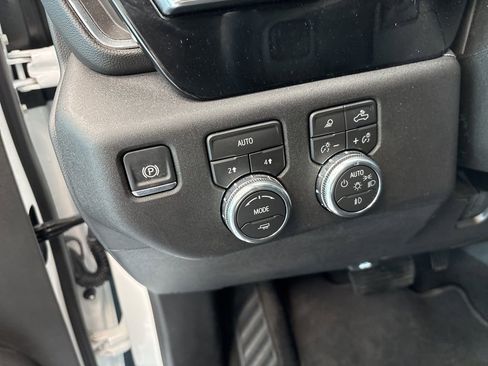 Used 2026 GMC Sierra 1500 SLT image 10