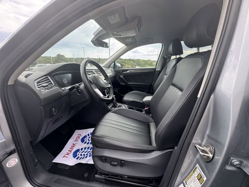 Used 2024 Volkswagen Tiguan SE image 13