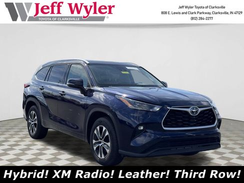 Used 2022 Toyota Highlander XLE image 1