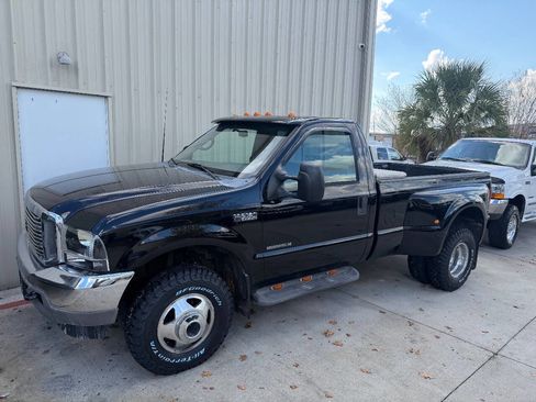 Used 2002 Ford F350 XLT image 1