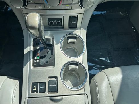 Used 2013 Toyota Highlander SE AWD/4WD image 25