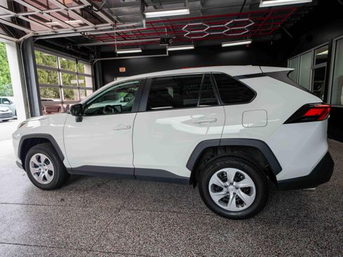 Used 2025 Toyota RAV4 LE AWD/4WD image 2