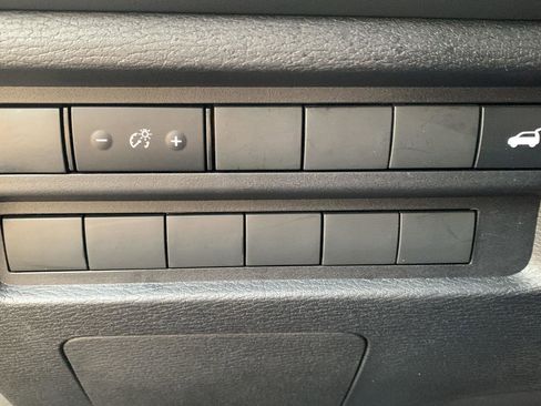 Used 2024 Mitsubishi Outlander SE image 10