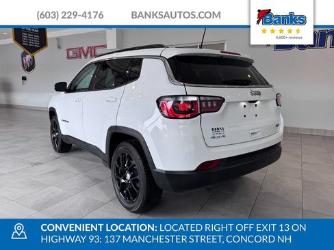 Used 2022 Jeep Compass Latitude w/ Sun and Sound Group AWD/4WD image 6