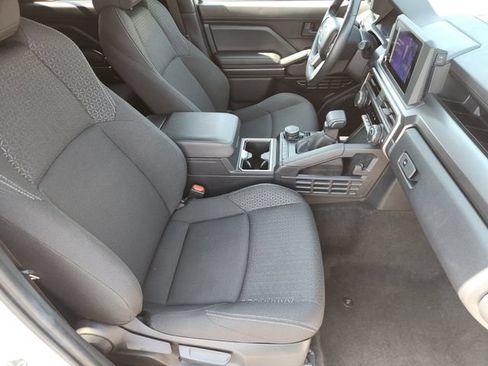 Certified 2025 Toyota 4Runner SR5 AWD/4WD image 12
