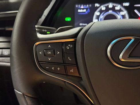 Used 2025 Lexus ES 300h Ultra Luxury w/ Accessory Package (Z2) FWD image 19