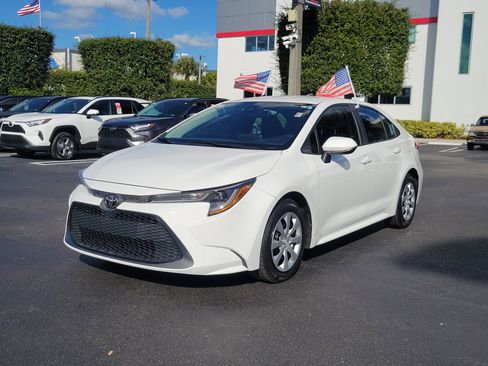 Used 2020 Toyota Corolla LE image 6