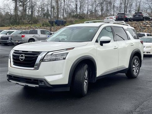 Used 2022 Nissan Pathfinder SL image 7