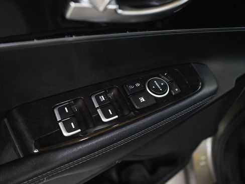 Used 2017 Kia Sorento FWD image 19