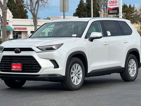 New 2026 Toyota Grand Highlander XLE image 2