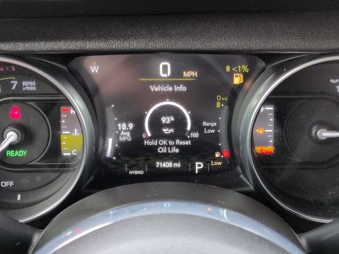 Used 2023 Jeep Wrangler Unlimited Sahara AWD/4WD image 27