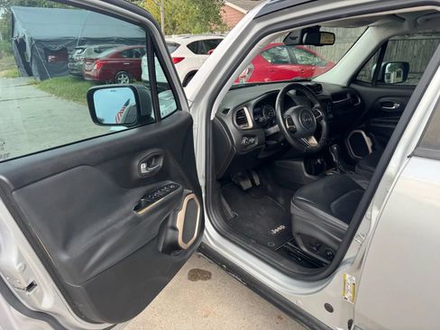 Used 2016 Jeep Renegade Limited FWD image 15