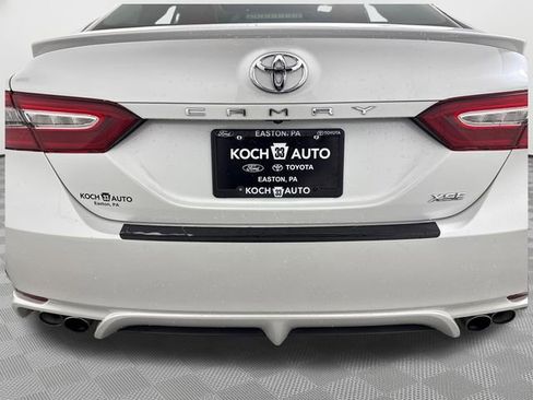 Used 2019 Toyota Camry XSE FWD image 18
