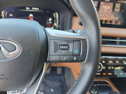 Used 2023 INFINITI QX60 Sensory w/ Vision Package FWD image 16