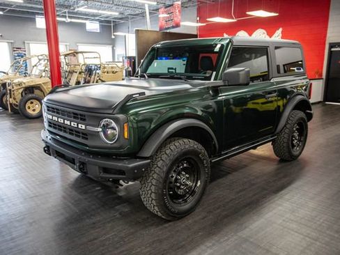 Used 2022 Ford Bronco Black Diamond image 2