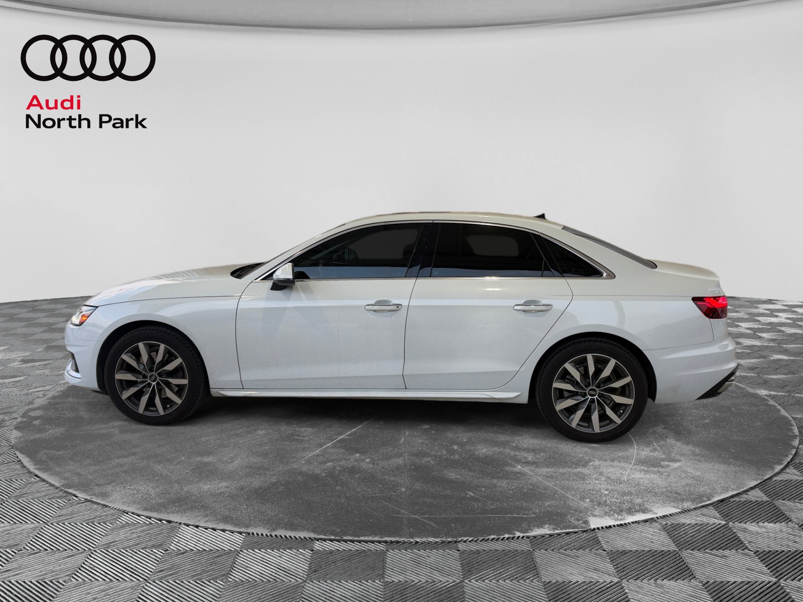 Used 2022 Audi A4 2.0T Premium w/ Convenience Package AWD/4WD image 2