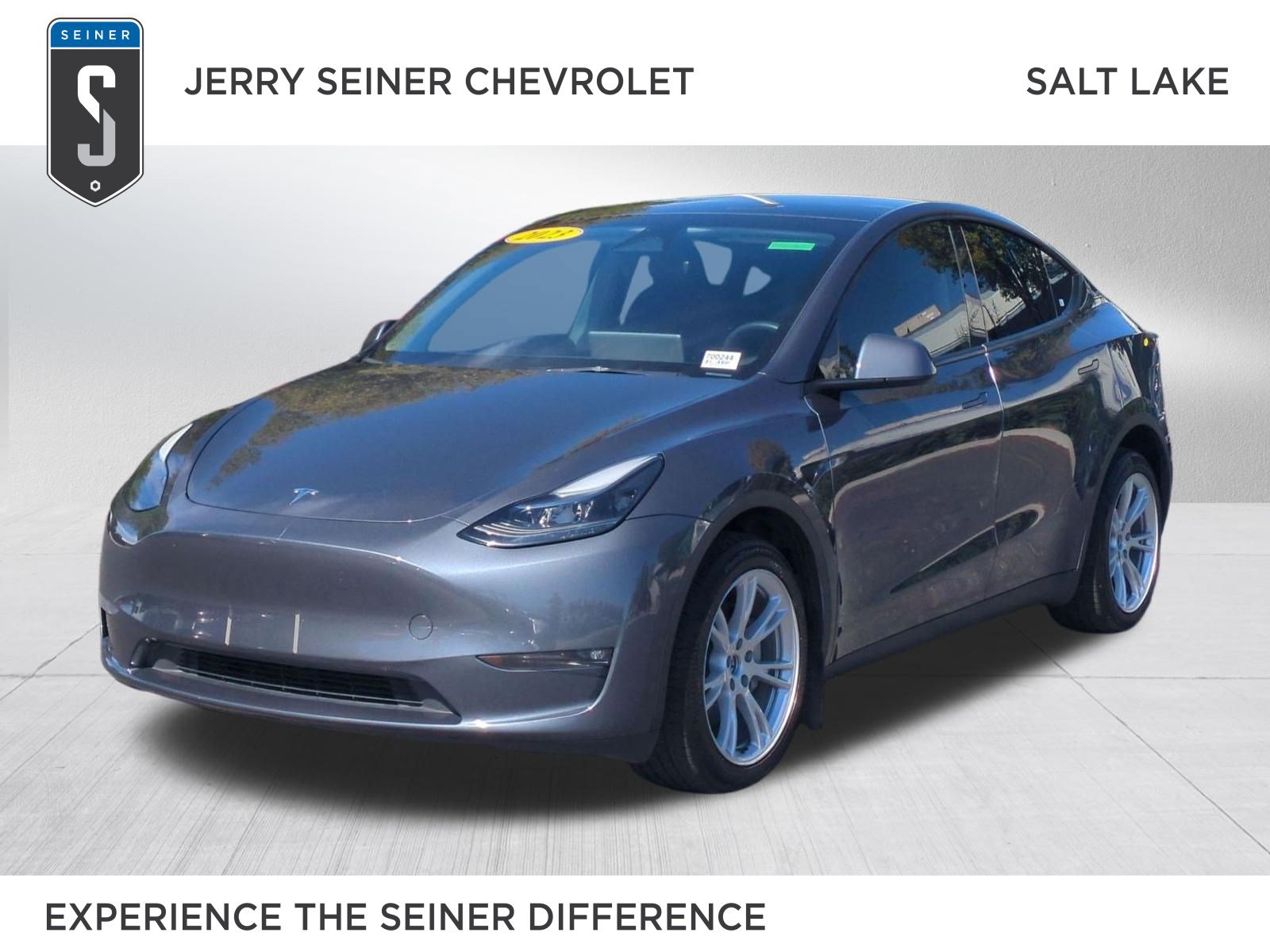 Used 2023 Tesla Model Y Long Range AWD/4WD image 1
