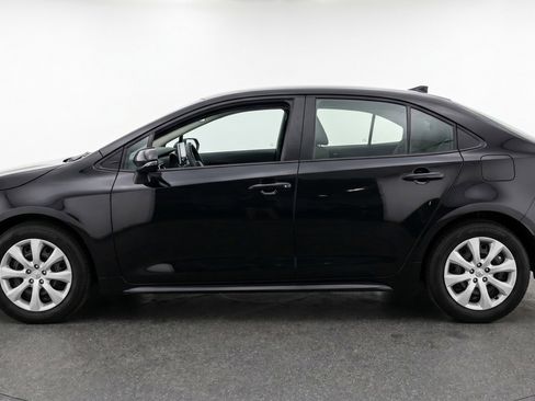 Used 2025 Toyota Corolla LE FWD image 5