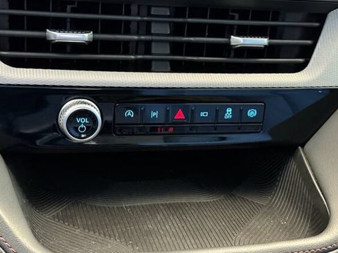 Used 2025 Ford Explorer Active RWD image 22