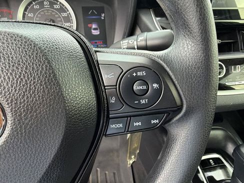 Used 2022 Toyota Corolla LE FWD image 26
