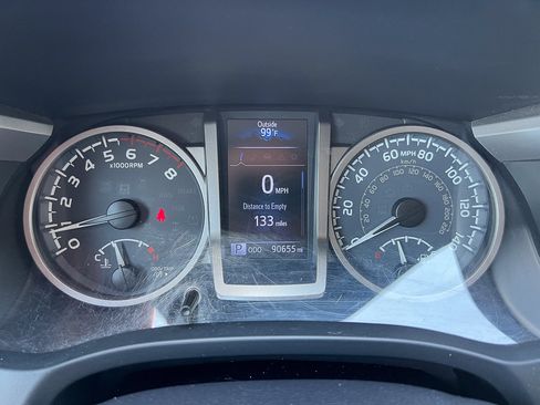 Used 2016 Toyota Tacoma SR5 RWD image 14