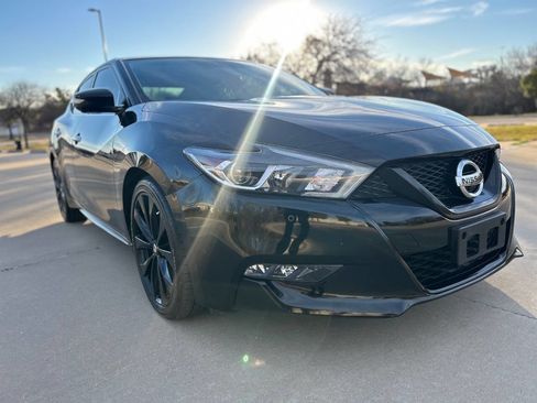 Used 2018 Nissan Maxima SR w/ Midnight Edition image 4