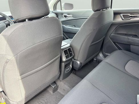 New 2026 Kia Sportage LX image 16