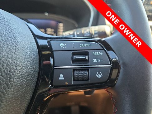 Used 2025 Honda Pilot Black Edition image 19