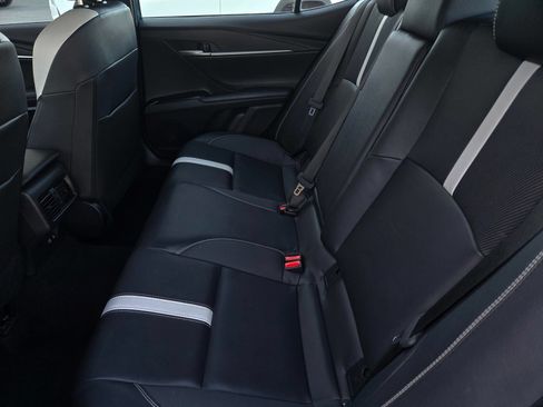 Used 2025 Toyota Camry SE FWD image 10