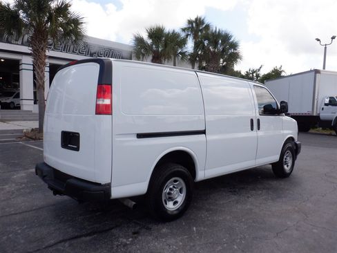 Used 2020 Chevrolet Express 2500 w/ Enhanced Convenience Package RWD image 9