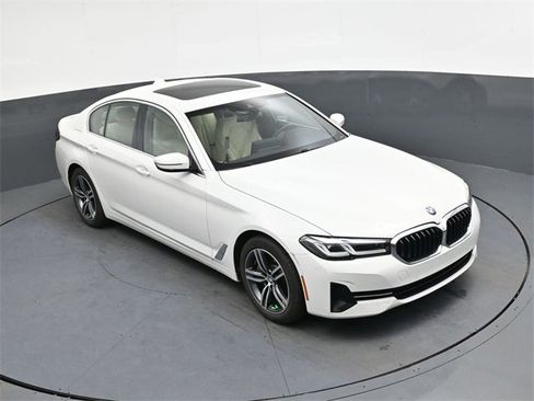 Used 2023 BMW 530i w/ Convenience Package image 16