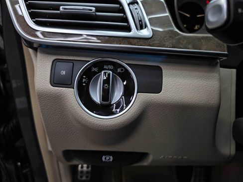 Used 2016 Mercedes-Benz E 350 Sedan image 30