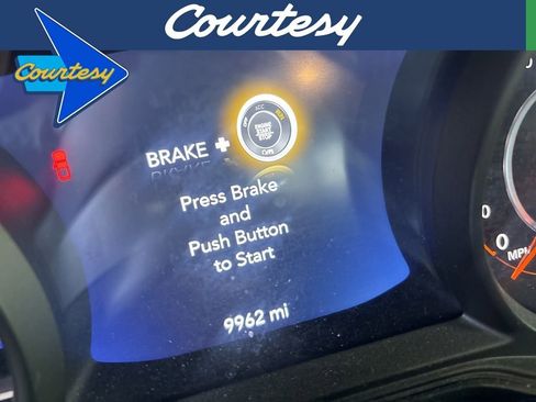 Used 2025 Jeep Gladiator Willys AWD/4WD image 1