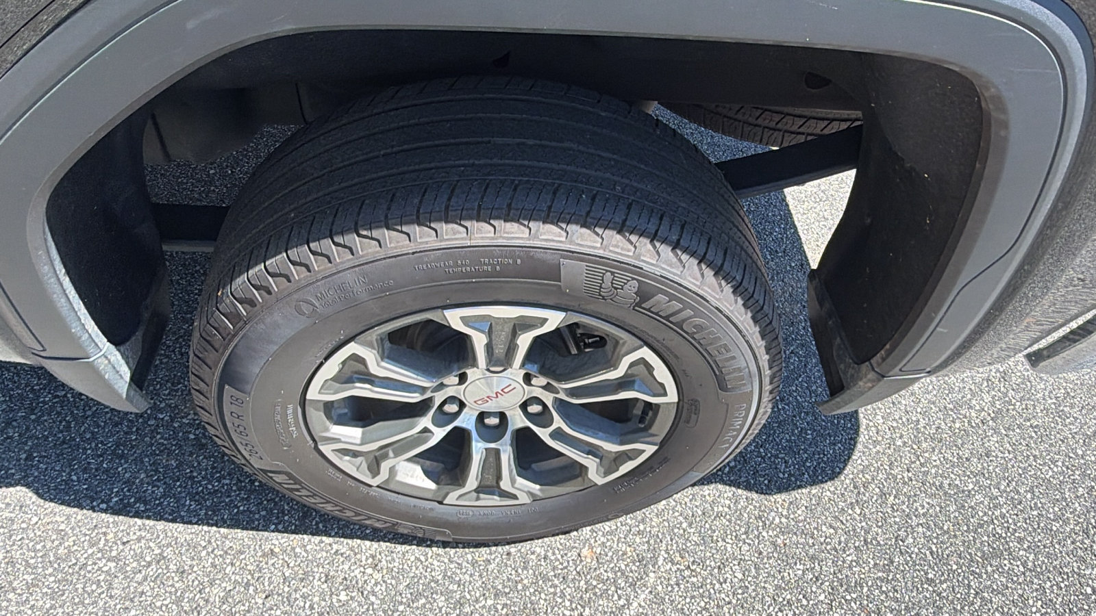 Used 2025 GMC Sierra 1500 SLT AWD/4WD image 12